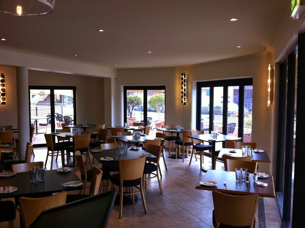 76 Steps Cafe Restaurant | restaurant | 1 Padbury Circle,, 76 Steps Cafe Restaurant, Sorrento WA 6020, Australia | 0892468137 OR +61 8 9246 8137