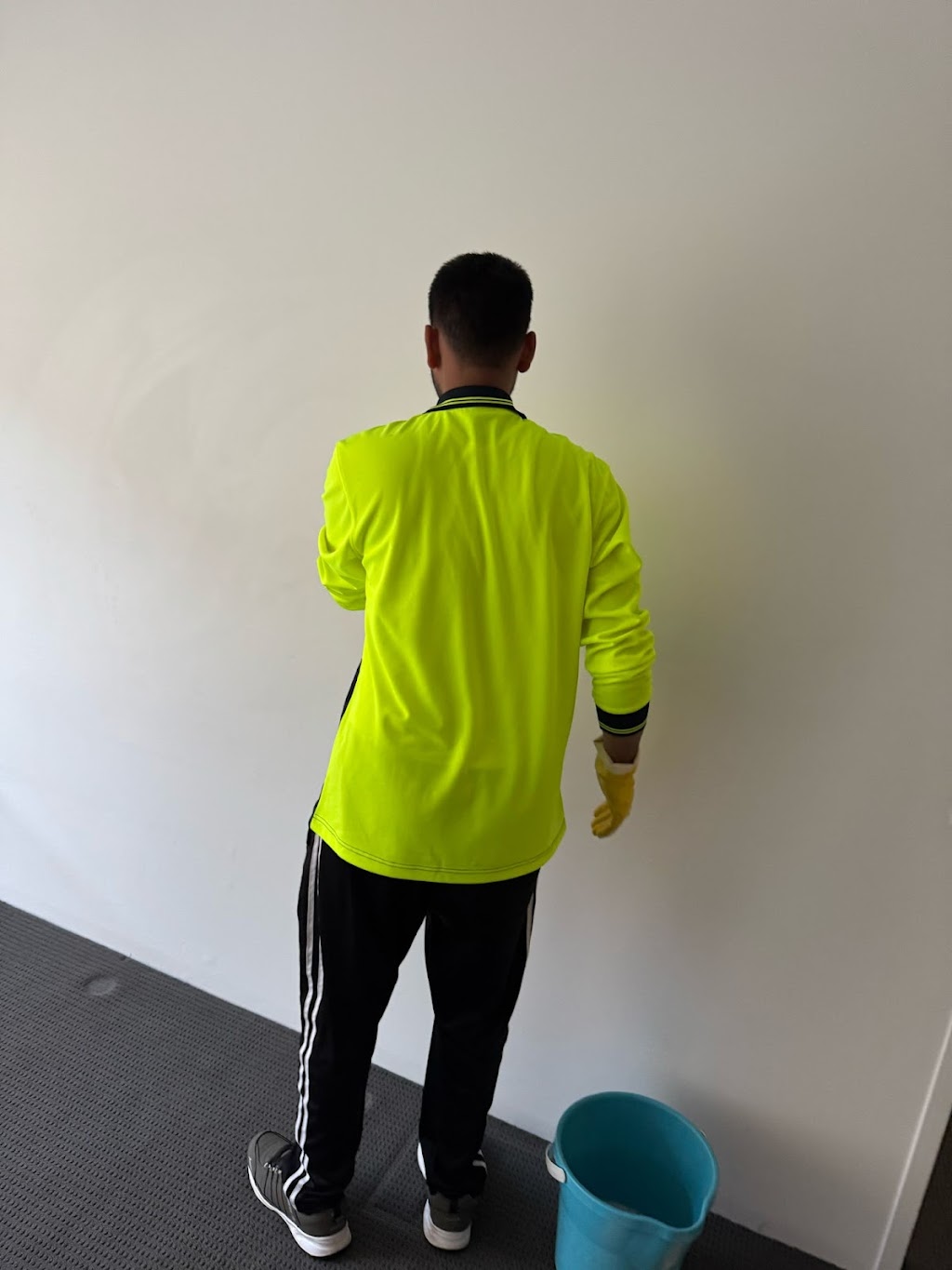 Hans5star cleaning | 39 Marble Arch Pl, Arundel QLD 4214, Australia | Phone: 0415 229 318