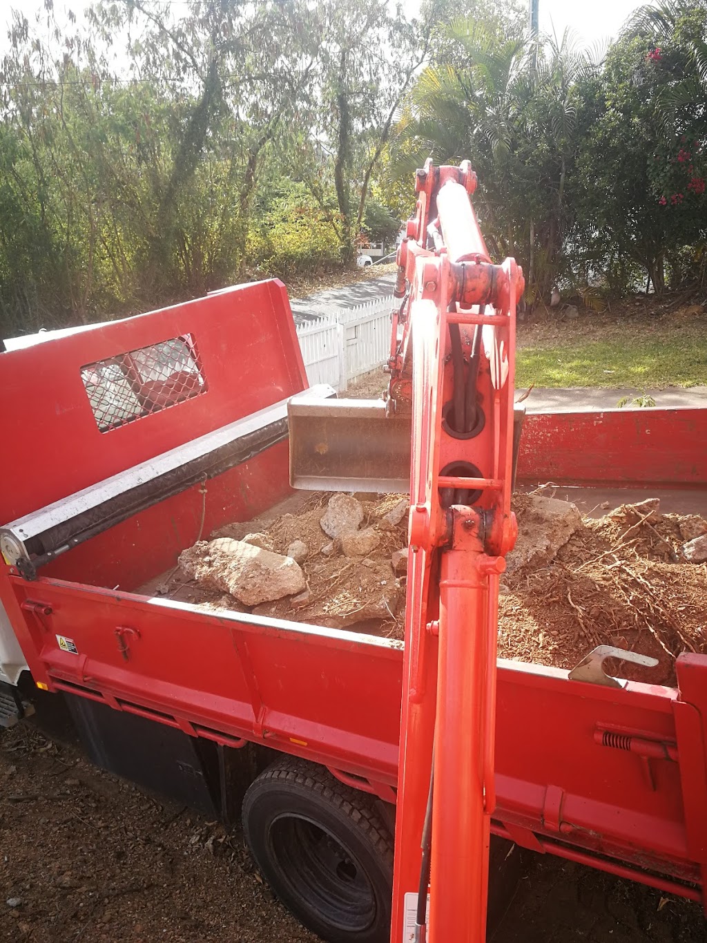 HB Digging beenleigh | general contractor | 13 Melwood St, Eagleby QLD 4207, Australia | 0406306153 OR +61 406 306 153