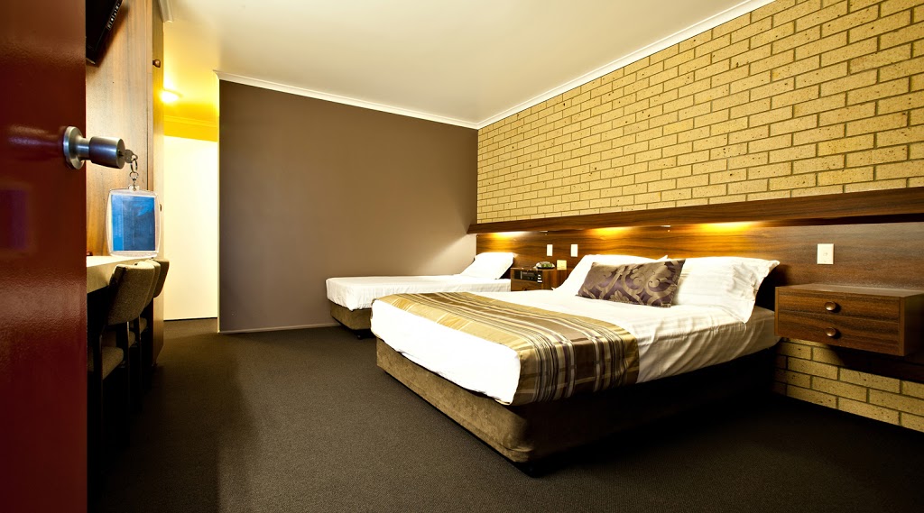 Sarina Motor Inn | lodging | 22 Broad St, Sarina QLD 4737, Australia | 0749431431 OR +61 7 4943 1431