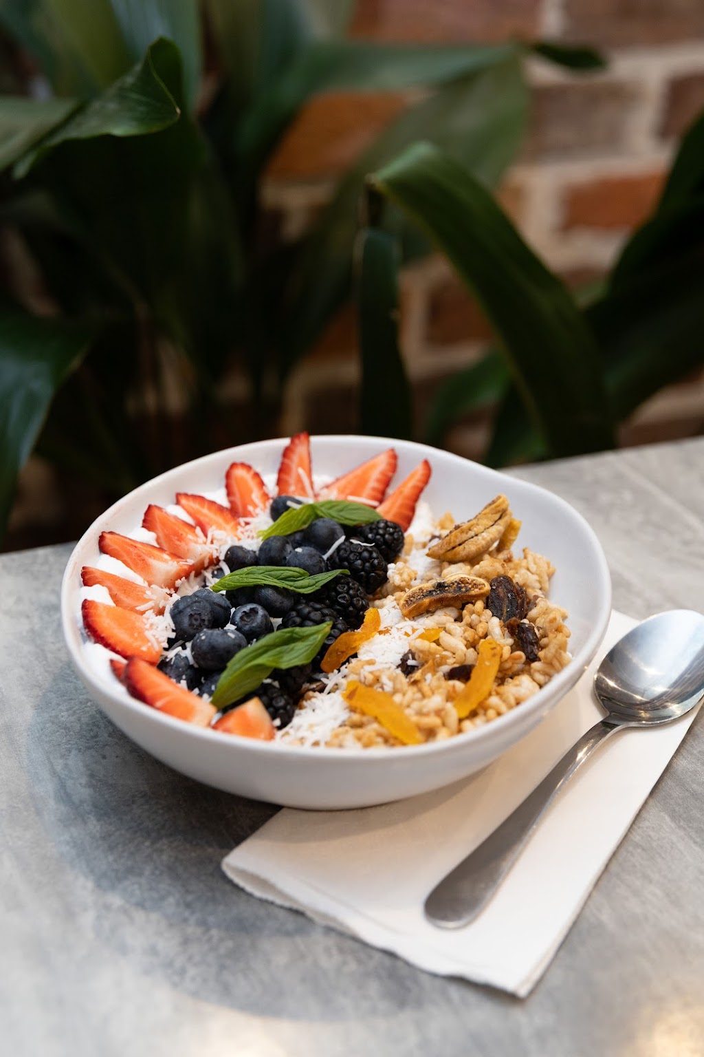 Trails Cafe at Mount Kembla Village Hotel | 274 Cordeaux Rd, Mount Kembla NSW 2526, Australia | Phone: (02) 4271 1119