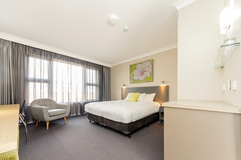 Cowra Services Club Motel | lodging | 105/111 Brisbane St, Cowra NSW 2794, Australia | 0263411999 OR +61 2 6341 1999