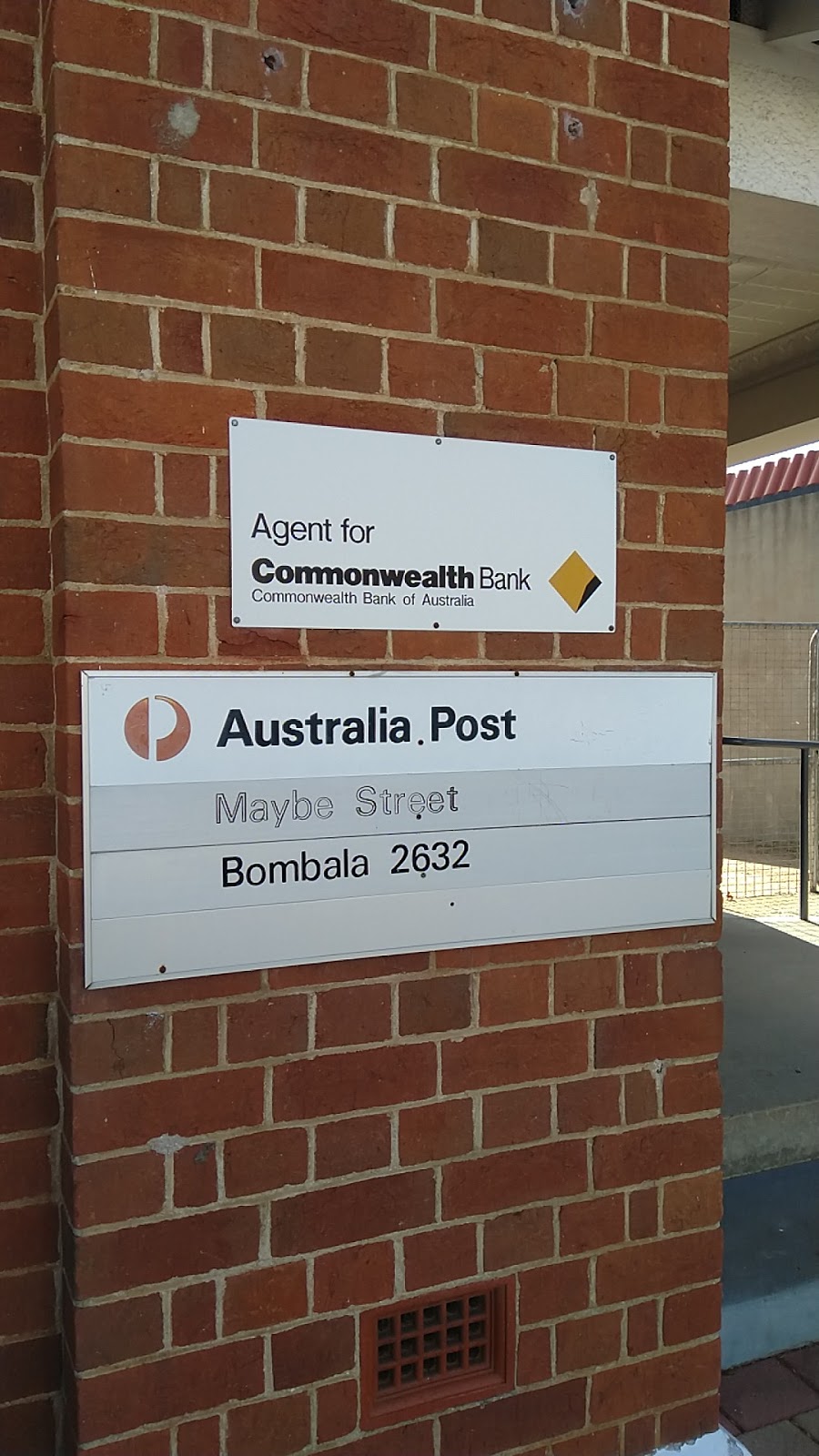 Australia Post - Bombala LPO | post office | 141 Maybe St, Bombala NSW 2632, Australia | 0264584705 OR +61 2 6458 4705
