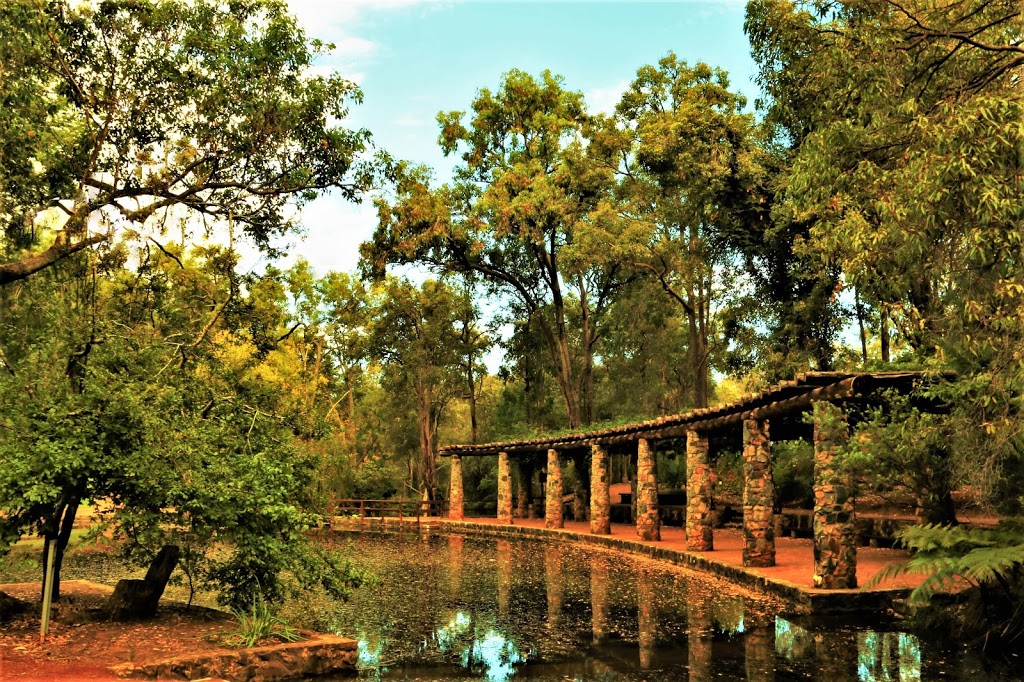 Araluen Botanic Park | park | 362 Croyden Rd, Roleystone WA 6111, Australia | 0892342200 OR +61 8 9234 2200