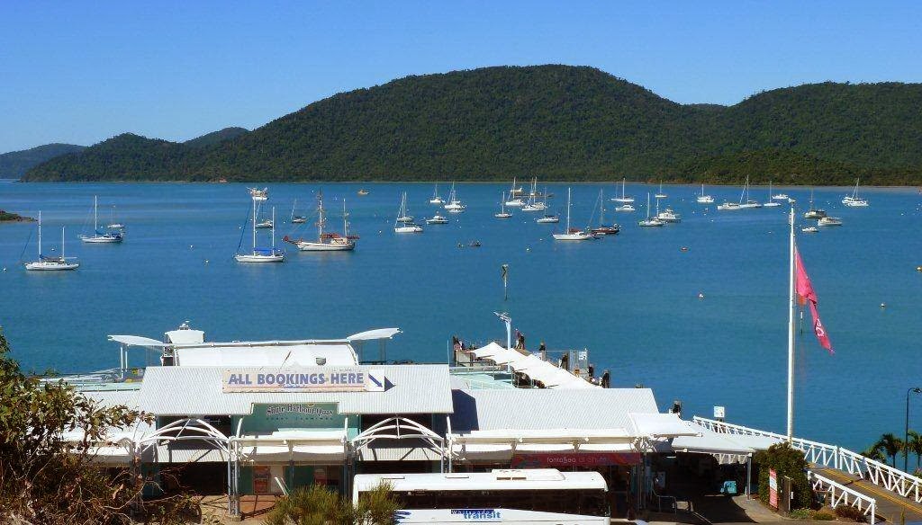 Baybliss Apartments | 12 Bay Terrace, Whitsunday QLD 4802, Australia | Phone: (07) 4946 9661