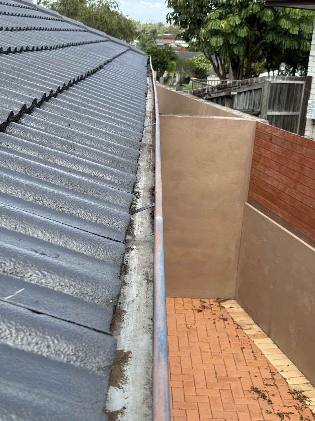 External Solutions Gutter Cleaning | 96 Peter Mills Dr, Gilston QLD 4211, Australia | Phone: 0439 558 018