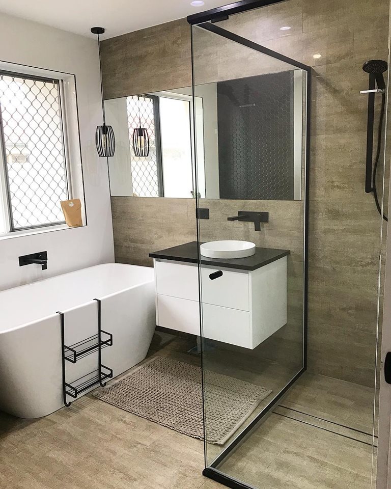 GlazeIt Glass and Screens Pty Ltd | Unit 1/33-41 Geo Hawkins Cres, Bells Creek QLD 4551, Australia | Phone: 0421 810 695