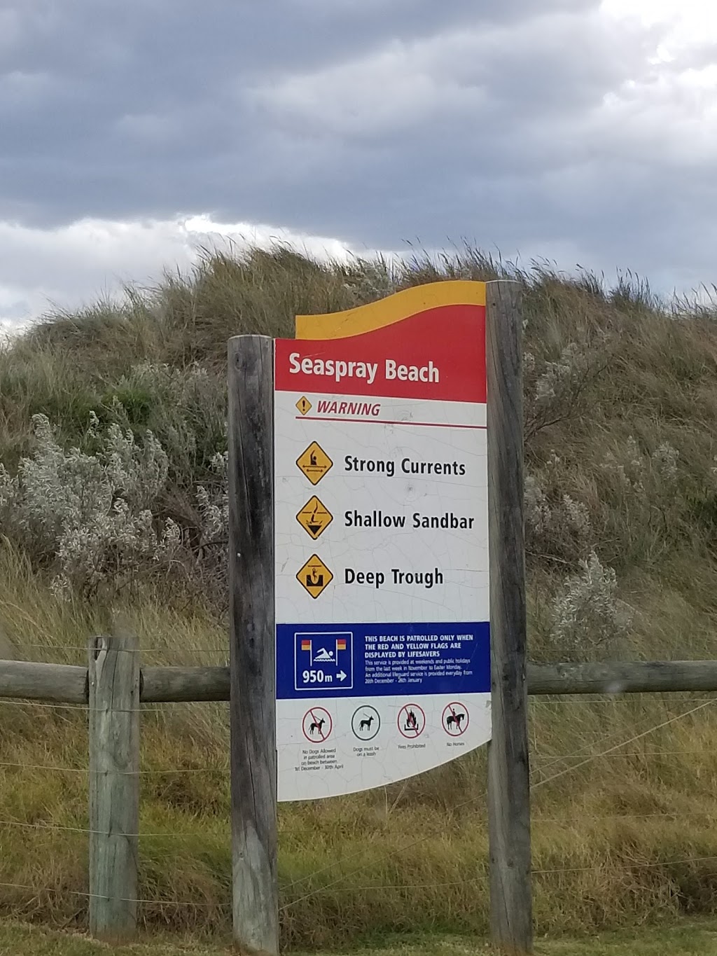 Seaspray Beach House | 17 Shoreline Dr, Seaspray VIC 3851, Australia | Phone: (03) 5144 2975