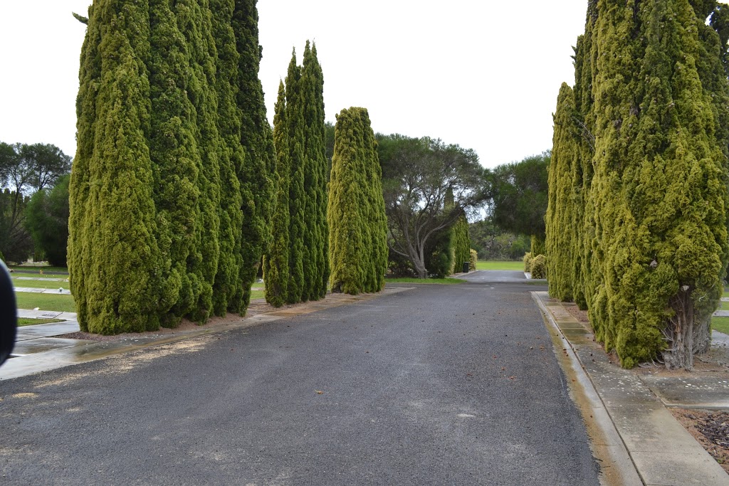 Naracoorte Cemetery | 33 Playford Dr, Naracoorte SA 5271, Australia | Phone: (08) 8760 1100