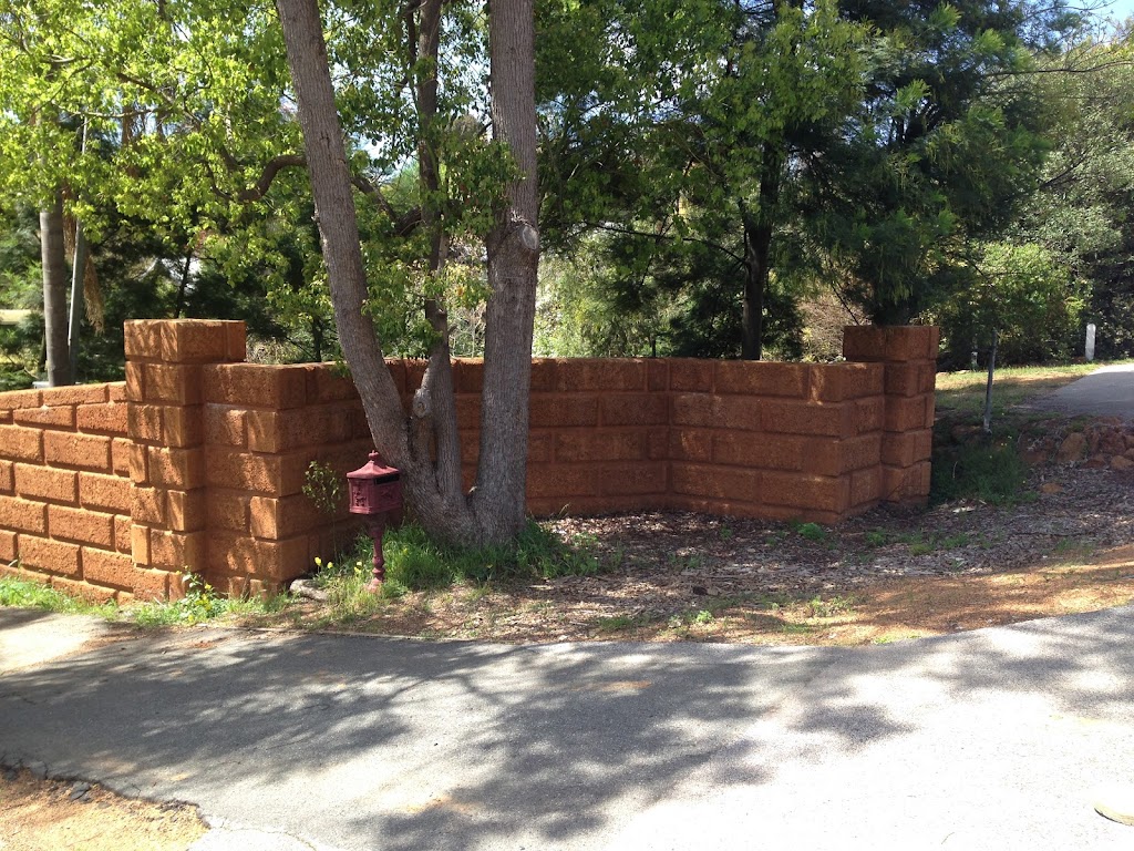 TMJ limestone retaining | 41 Barbarich Dr, Gidgegannup WA 6083, Australia | Phone: 0427 960 695