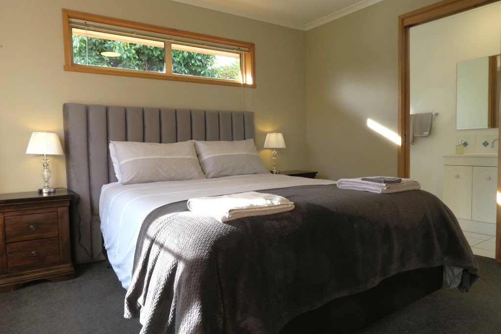 Bridgecroft Bungalow - room for family and pets | 32 Franklin St, Richmond TAS 7025, Australia | Phone: 0439 481 293