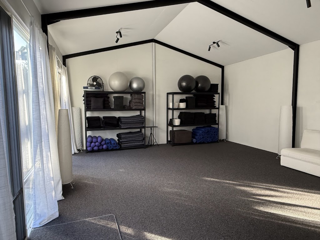Zoom Yoga | 4 Connie St, Clifton Springs VIC 3222, Australia | Phone: 0403 512 336