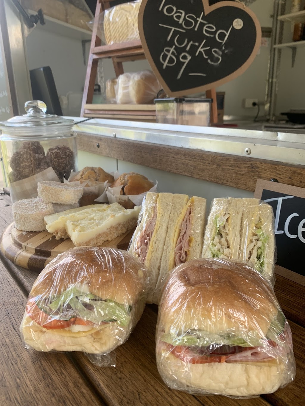 The Hitch Rail | Duffy St, Swan Reach VIC 3903, Australia | Phone: 0457 771 644