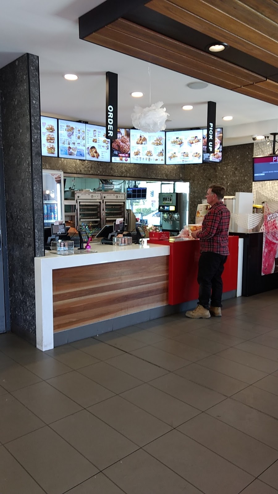 KFC Richmond South | meal takeaway | 28-30 Bosworth St, Richmond NSW 2753, Australia | 0245781480 OR +61 2 4578 1480