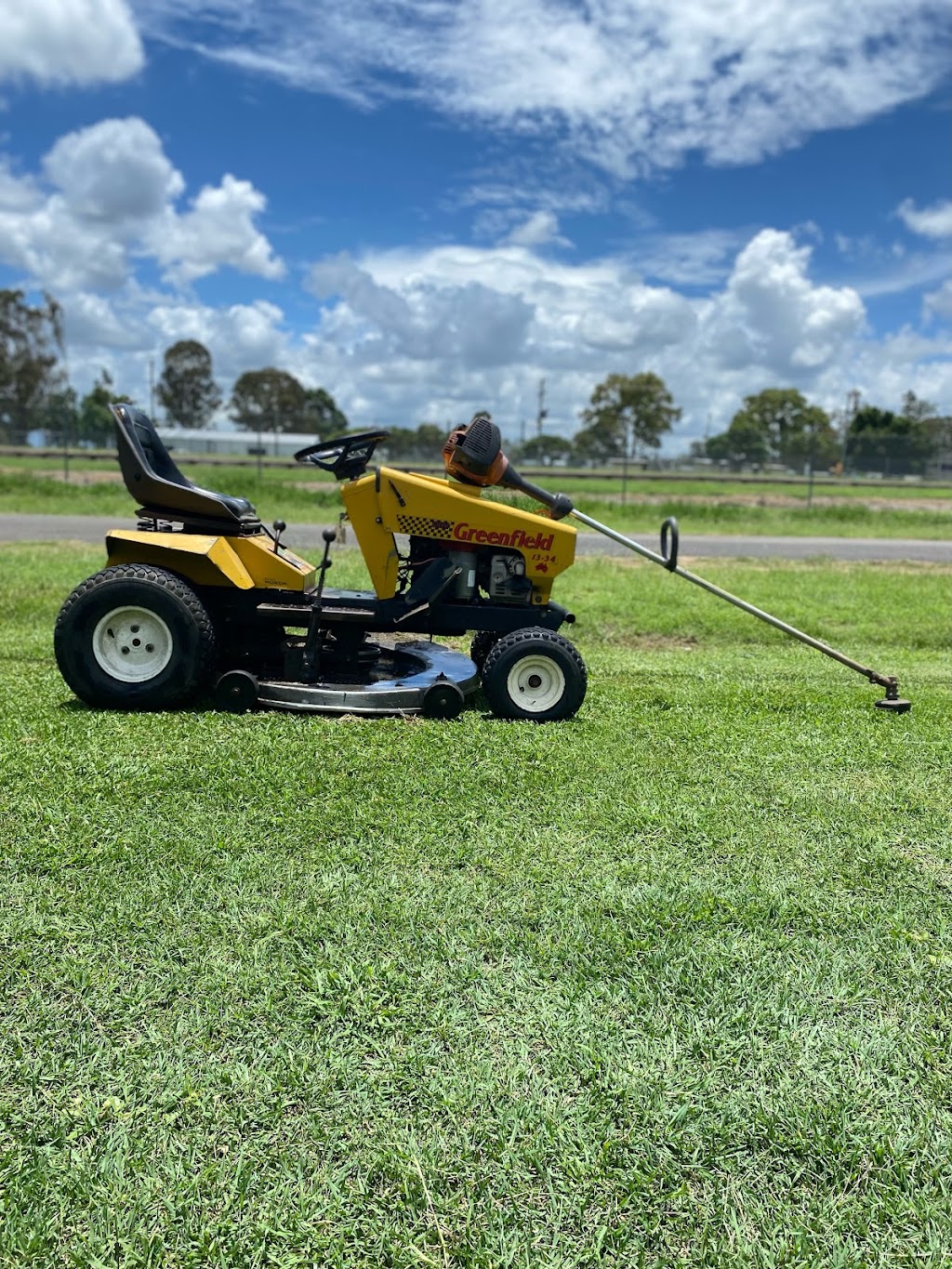 Forest Hill Mowing | 19 William St, Forest Hill QLD 4342, Australia | Phone: 0435 410 704