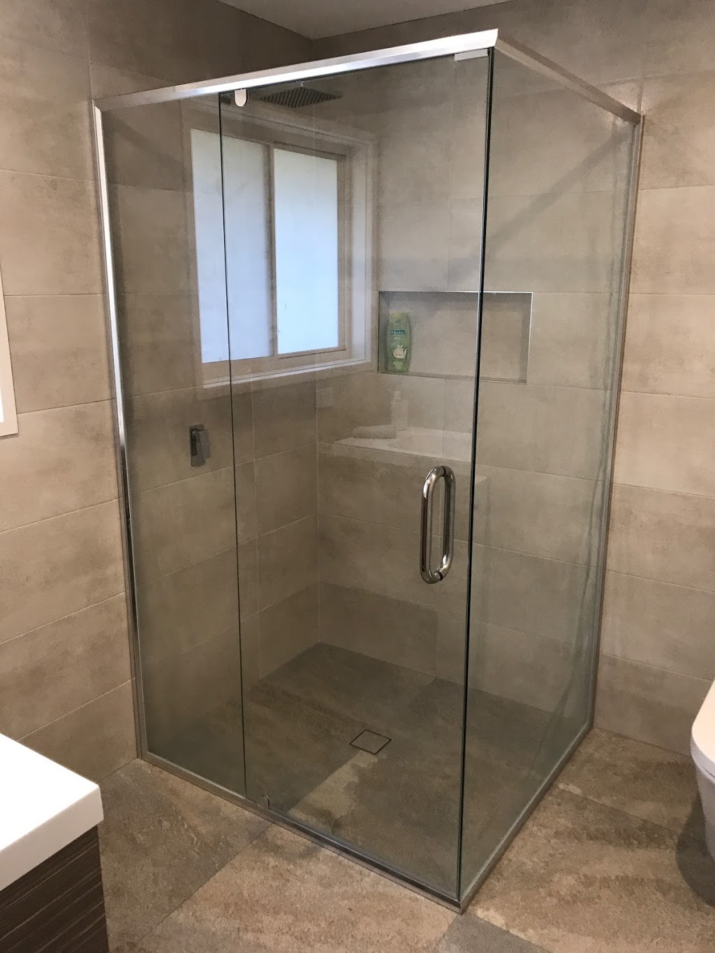 A1 Shower Screens | home goods store | Factory 7/7-11 Rocco Dr, Scoresby VIC 3179, Australia | 0397649444 OR +61 3 9764 9444