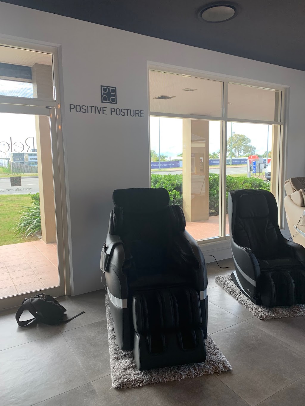 Relax For Life Massage Chairs | electronics store | Broadwater Plaza, 1/18 Broadwater Ave, Hope Island QLD 4212, Australia | 0733436548 OR +61 7 3343 6548