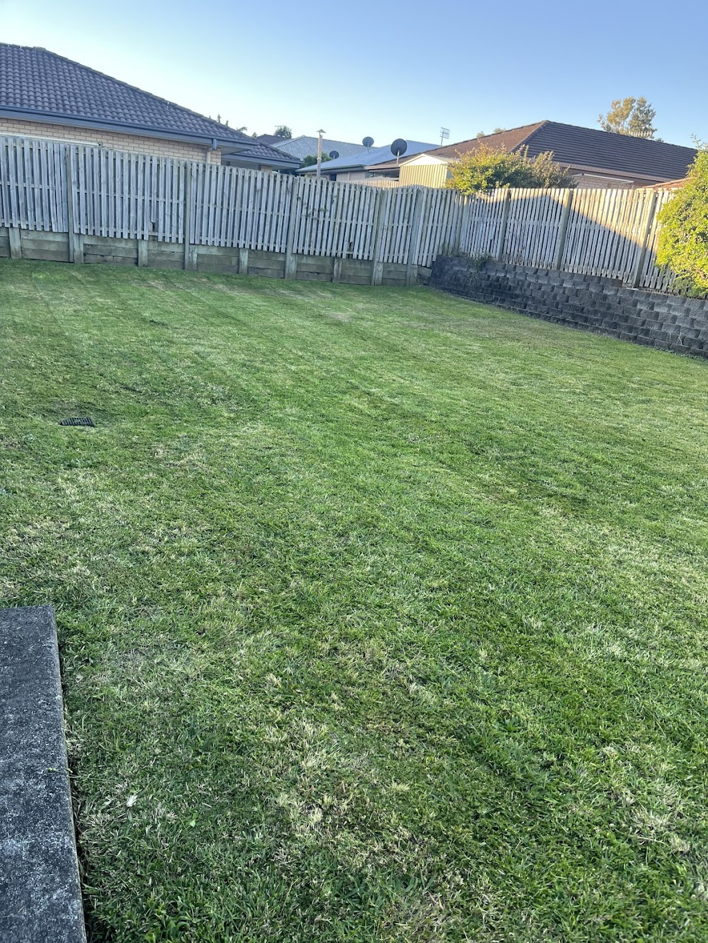 Precise mowing & maintenance | Sharon Dr, Eagleby QLD 4207, Australia | Phone: 0433 380 393