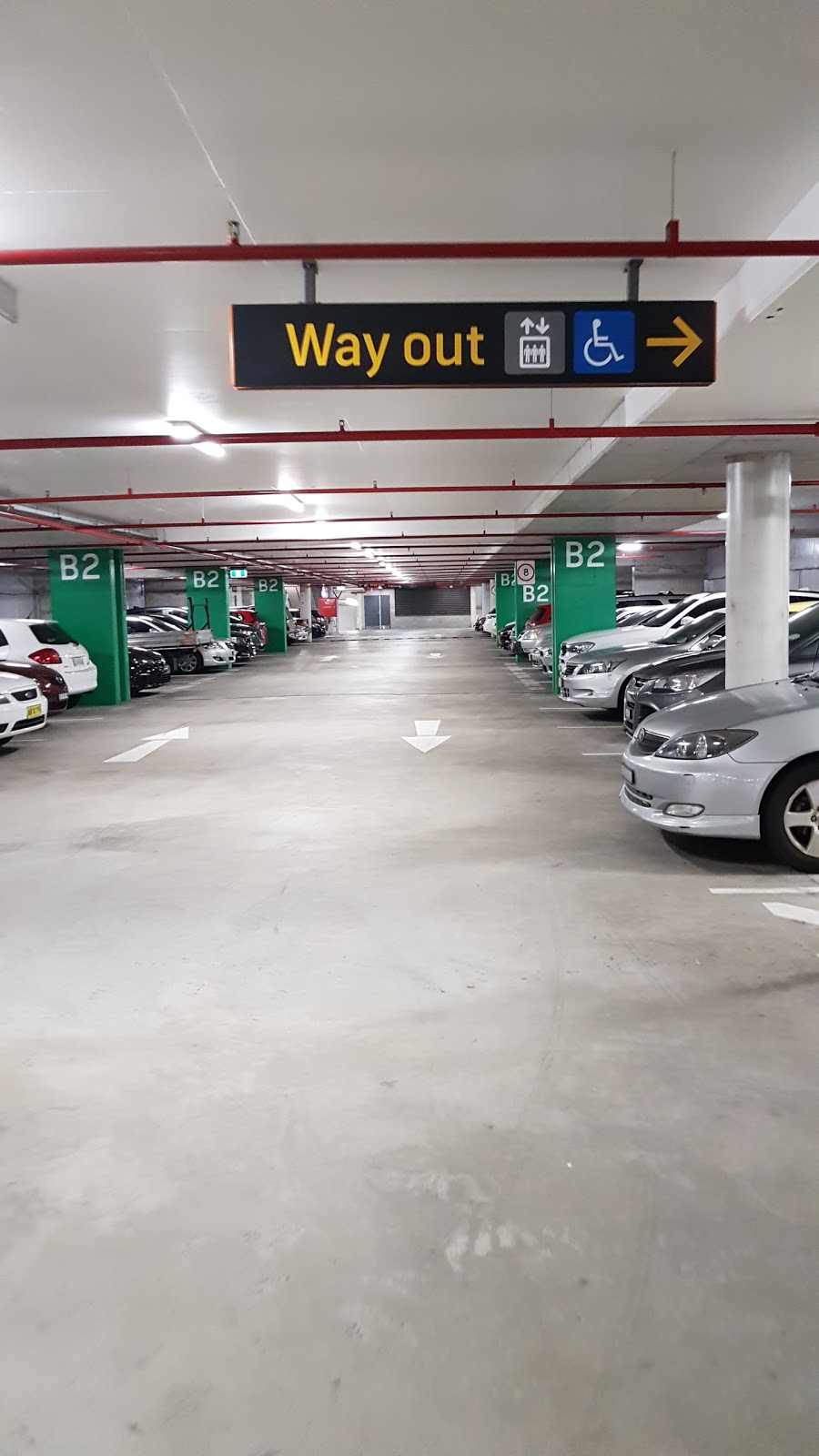 Commuter Car Park | parking | 16A Henry St, Gordon NSW 2072, Australia