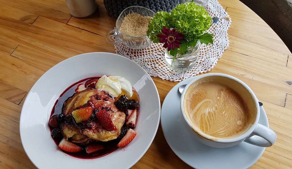 The Two Oaks café | cafe | 15235 Bass Hwy, Somerset TAS 7322, Australia