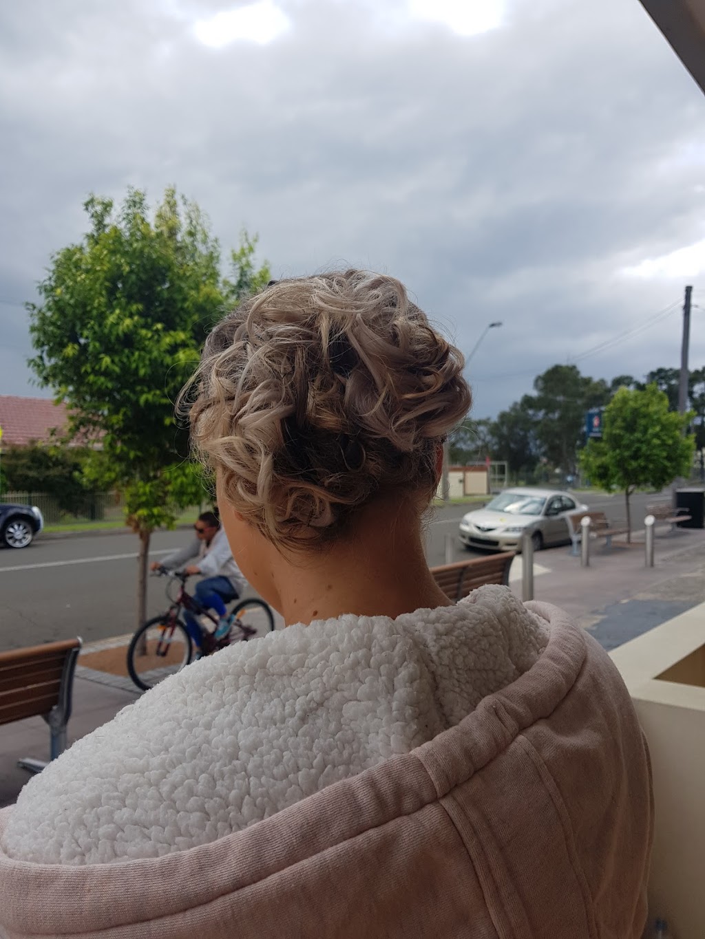 Swirls Curls & Cuts | 5b/3 Railway St, East Corrimal NSW 2518, Australia | Phone: (02) 4285 5544