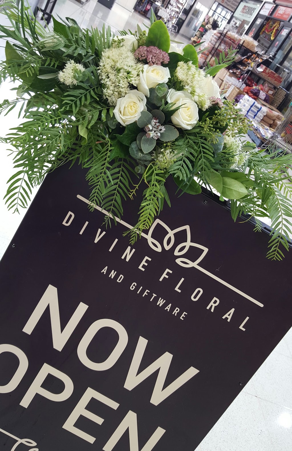Divine Floral & Giftware | florist | 2/14 Calder Park Dr, Taylors Hill VIC 3037, Australia | 0393079813 OR +61 3 9307 9813