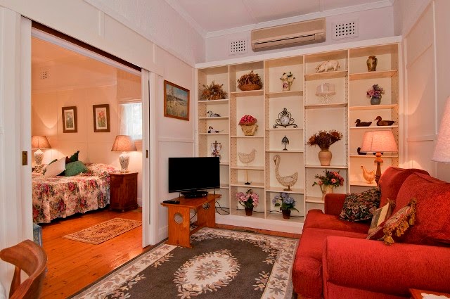 Hollyoak Cottage - Holiday Rental Specialists | 20 Holly St, Bowral NSW 2576, Australia | Phone: (02) 4862 5200