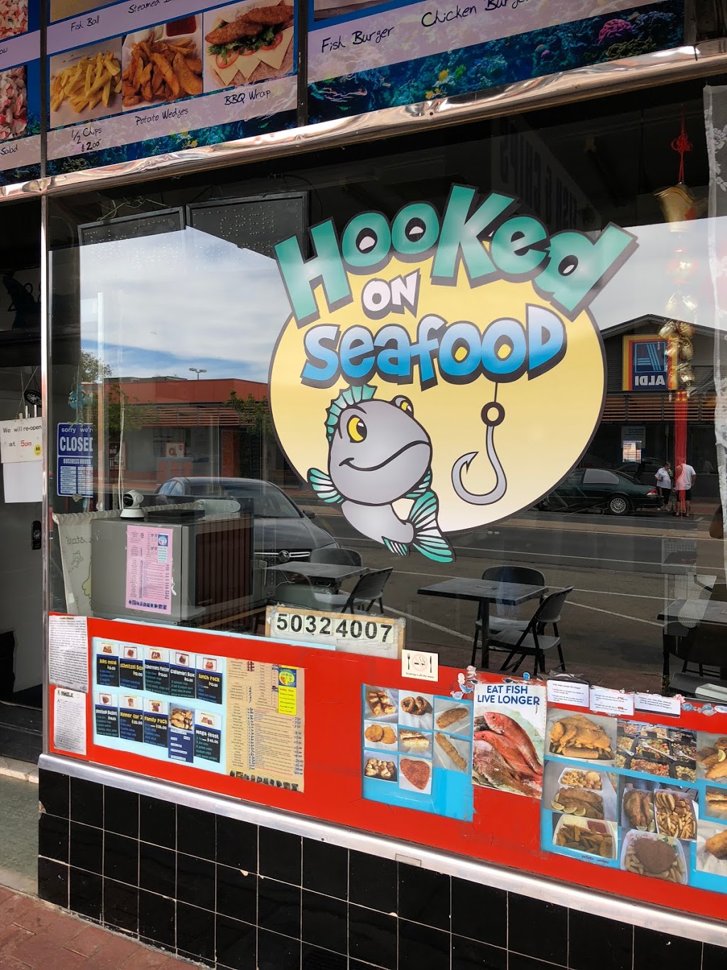 Hooked On Seafood | meal takeaway | 288 Campbell St, Swan Hill VIC 3585, Australia | 0350324007 OR +61 3 5032 4007
