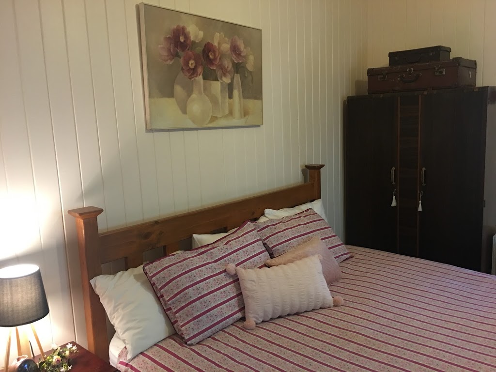 Dillons Cottage | lodging | 16 Omara Terrace, Stanthorpe QLD 4380, Australia | 0409898043 OR +61 409 898 043