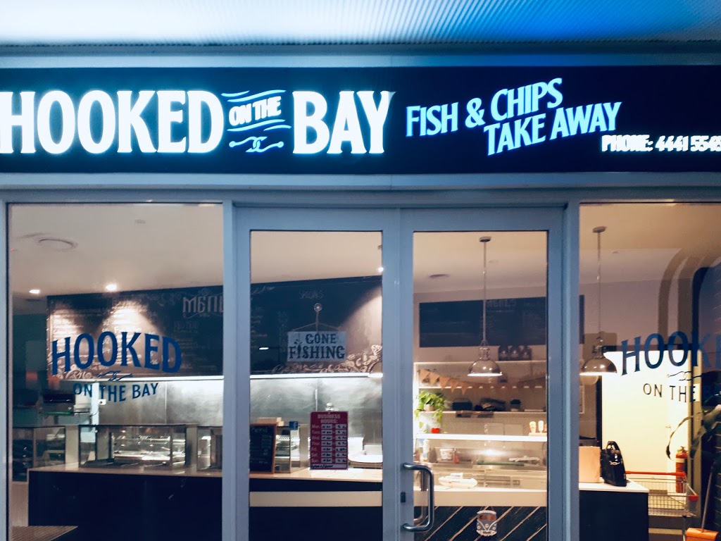 Hooked on the Bay | meal takeaway | Shops 32, 34/5 Burton St, Vincentia NSW 2540, Australia | 0244415545 OR +61 2 4441 5545