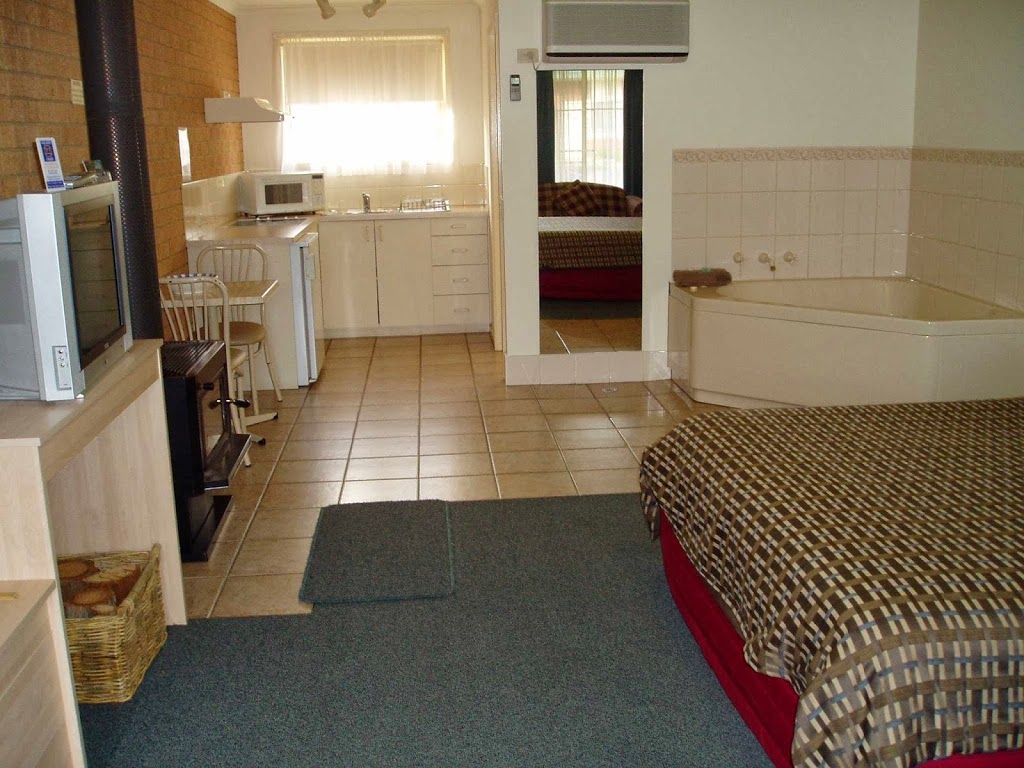 Beachcomber Motel & Apartments | lodging | 15 Diana St, Apollo Bay VIC 3233, Australia | 0352376290 OR +61 3 5237 6290