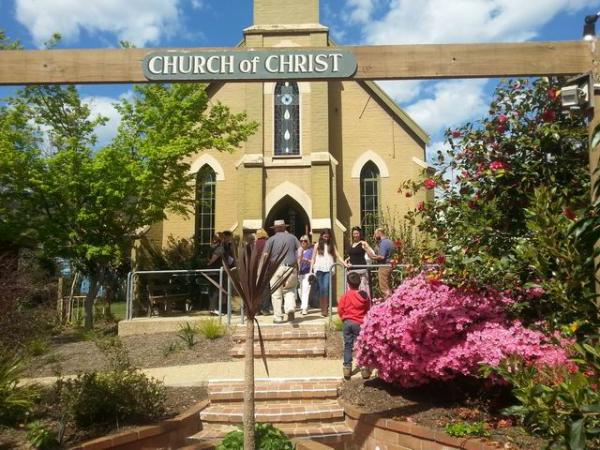 Bright Church Of Christ | church | 18 Park St, Bright VIC 3741, Australia | 0413998825 OR +61 413 998 825
