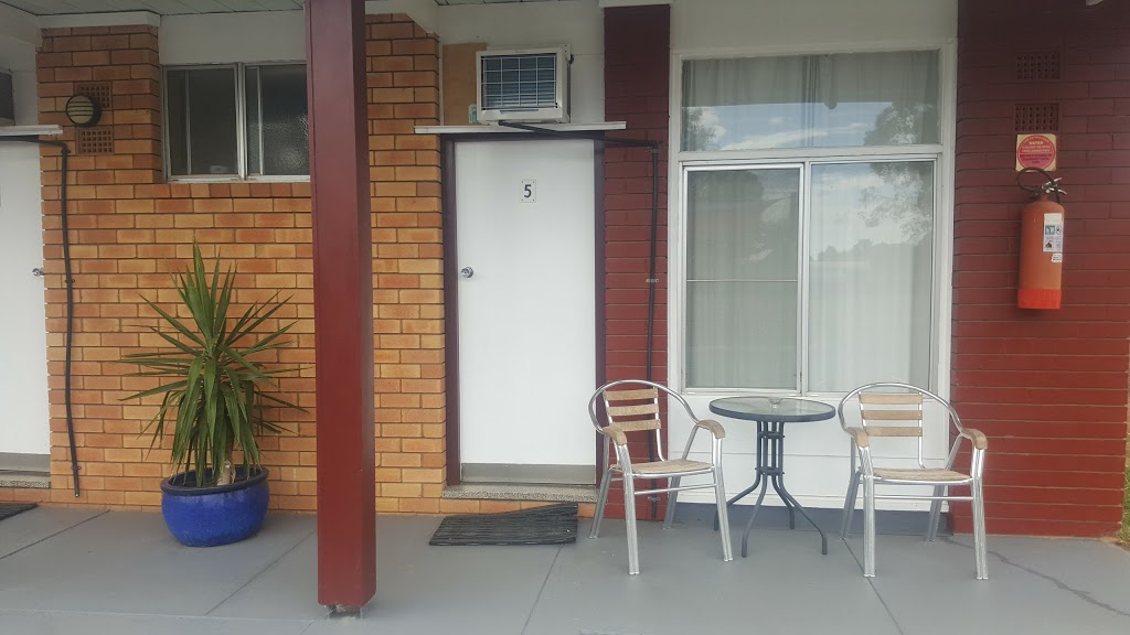 Silver Oaks Motel | lodging | 1 Castlereagh St, Gilgandra NSW 2827, Australia | 0268470111 OR +61 2 6847 0111