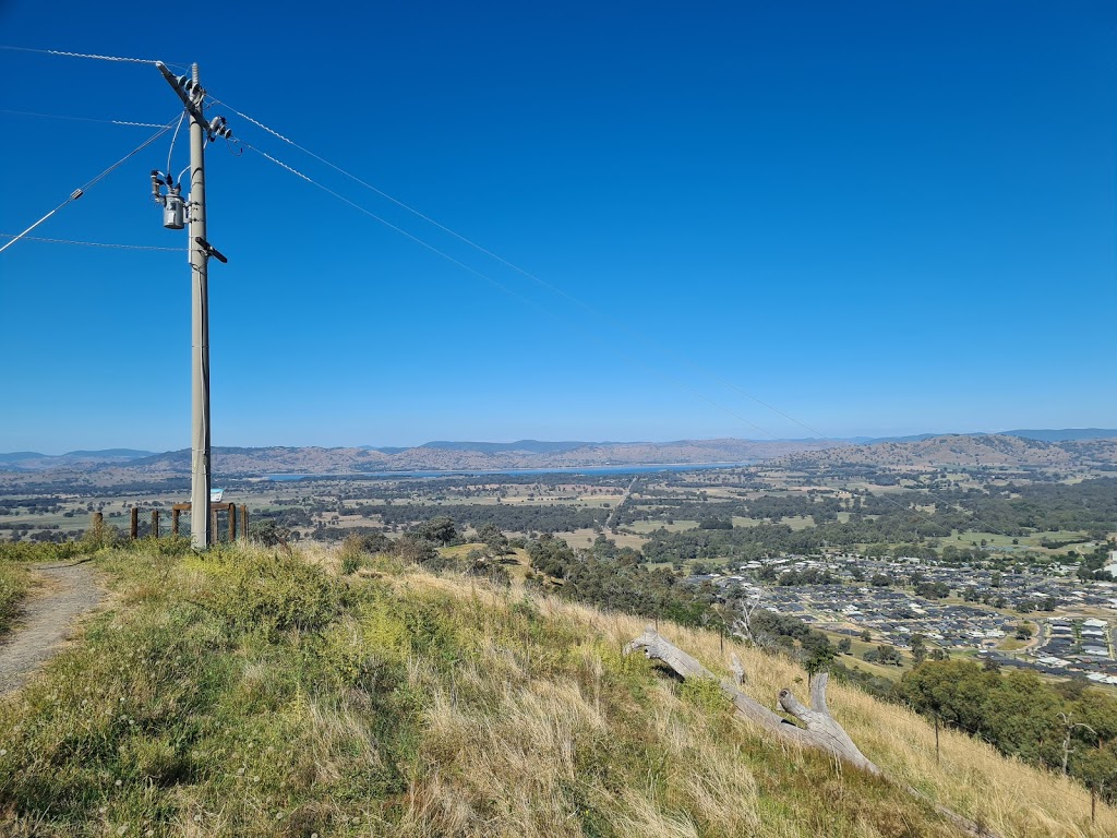 Huon Hill Lookout | tourist attraction | LOT 15, BAKERS Ln, Bandiana VIC 3694, Australia | 0260229300 OR +61 2 6022 9300