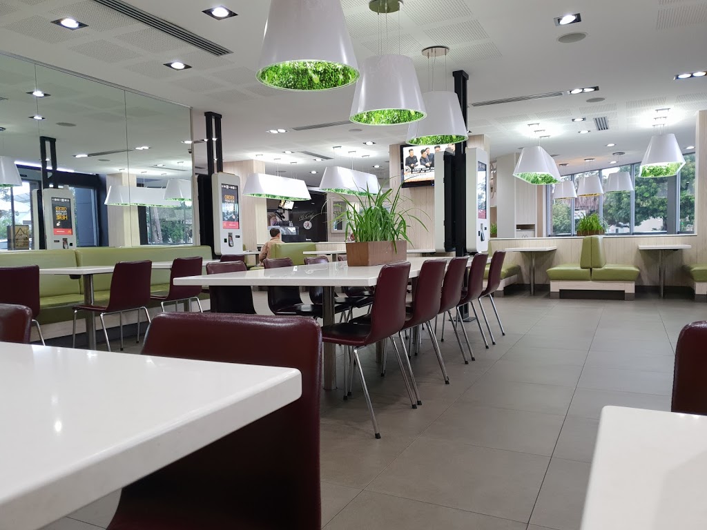 McDonalds Port Macquarie | meal takeaway | Bay St, Port Macquarie NSW 2444, Australia | 0265835522 OR +61 2 6583 5522