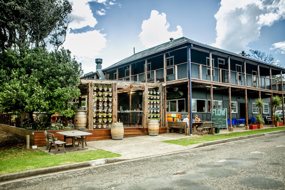 Boogie Woogie Beach House | 31 David St, Old Bar NSW 2430, Australia | Phone: (02) 6557 4224