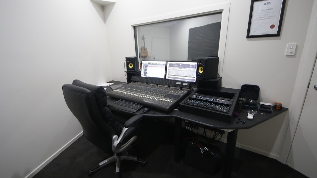 Powerline Studios | 2 Pavetta Ct, Redland Bay QLD 4165, Australia | Phone: 0425 017 093