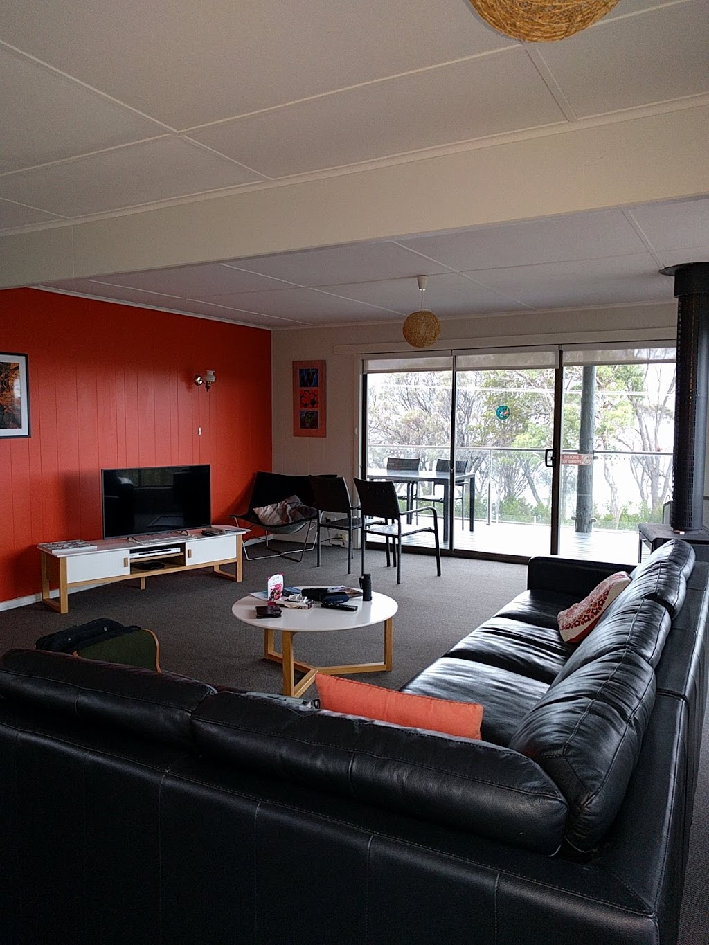 Cove Beach Apartments | 97 Esplanade, Coles Bay TAS 7215, Australia | Phone: (03) 6257 0119