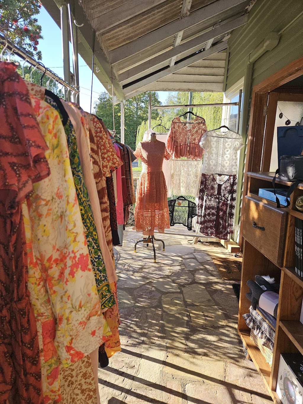 Bowerbird House | 1 Jobling St, Bethanga VIC 3691, Australia | Phone: 0415 089 171