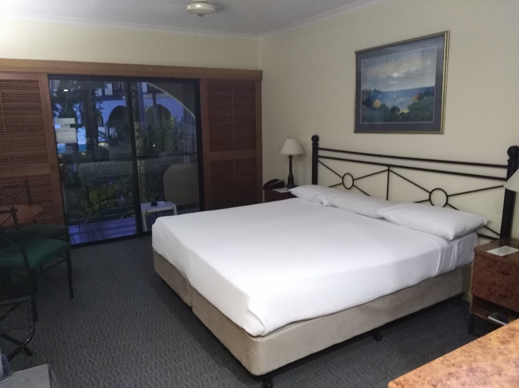 Palm Royale | lodging | 7-11 Chester Ct, Manunda QLD 4870, Australia | 0740326400 OR +61 7 4032 6400