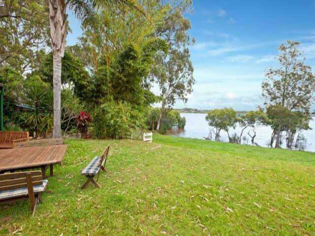 Waterfront Paradise | lodging | 3 Tennyson Ct, Russell Island QLD 4184, Australia | 0734092288 OR +61 7 3409 2288