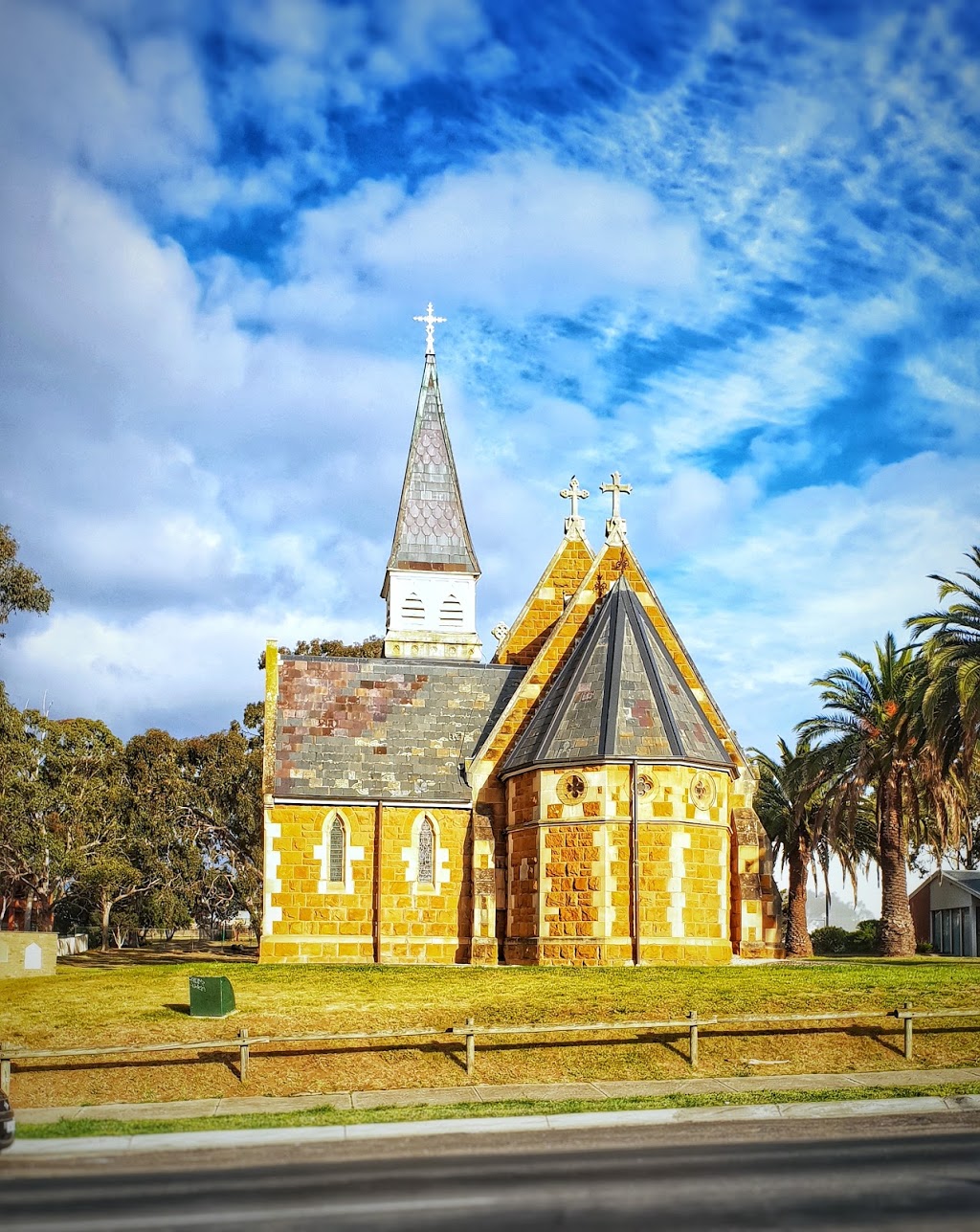 Holy Trinity Anglican Church | church | 19 Gisborne Rd, Bacchus Marsh VIC 3340, Australia | 0353675362 OR +61 3 5367 5362