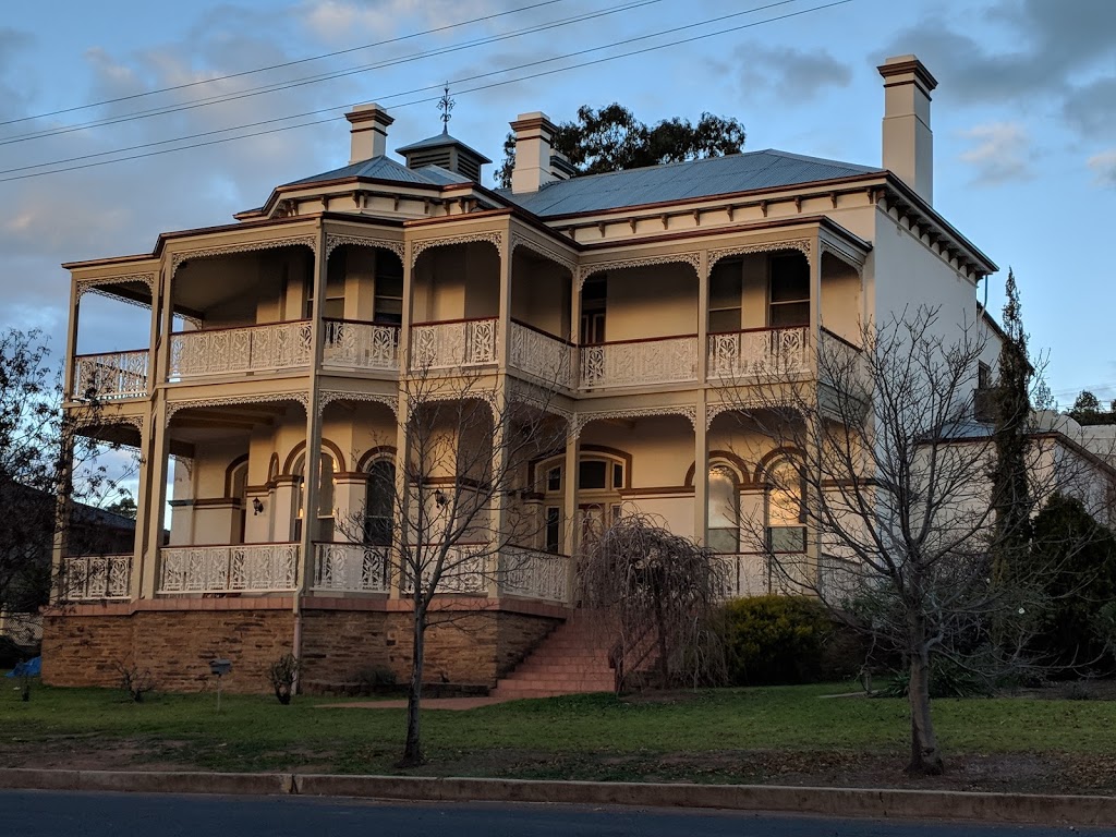 The Old Parkes Convent | lodging | 33 Currajong St, Parkes NSW 2870, Australia | 0268625385 OR +61 2 6862 5385