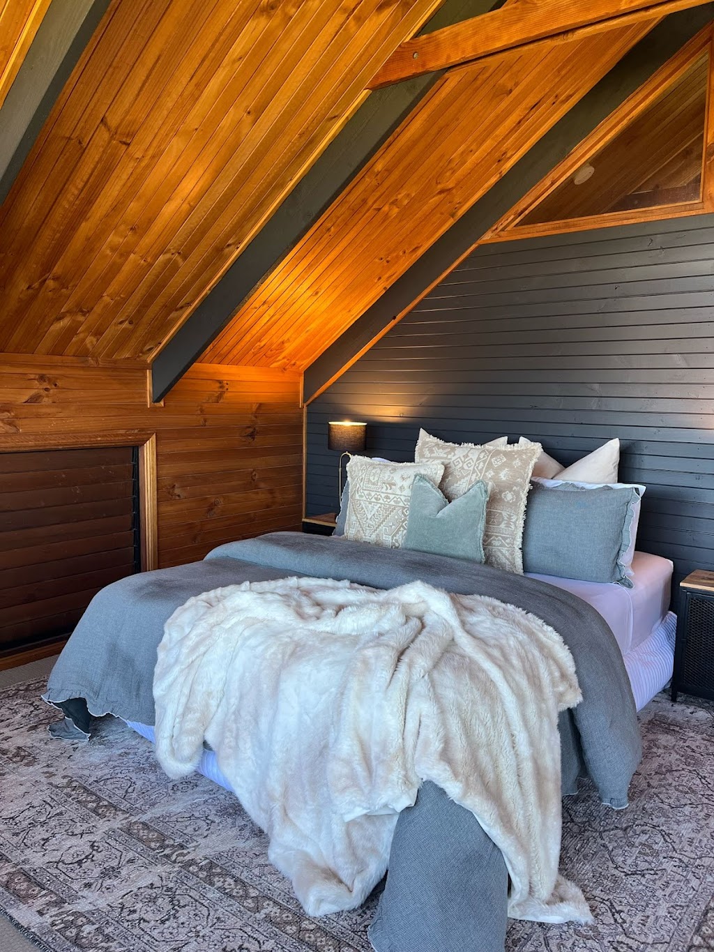 Prime Host: Hunter Valley Log Cabin Escape | 59 Helena St, Ellalong NSW 2325, Australia | Phone: 0460 830 837