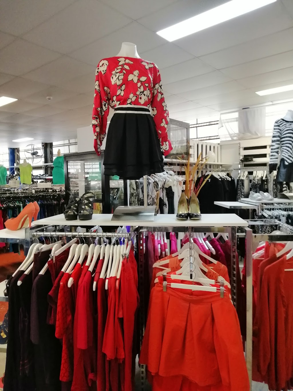 Salvos Stores Red Hill | store | 80 Glenrosa Rd, Red Hill QLD 4059, Australia | 0733686380 OR +61 7 3368 6380