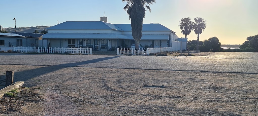 Fowlers Bay Ocean View Cabins | 19 Esplanade, Fowlers Bay SA 5690, Australia | Phone: (08) 8625 6143