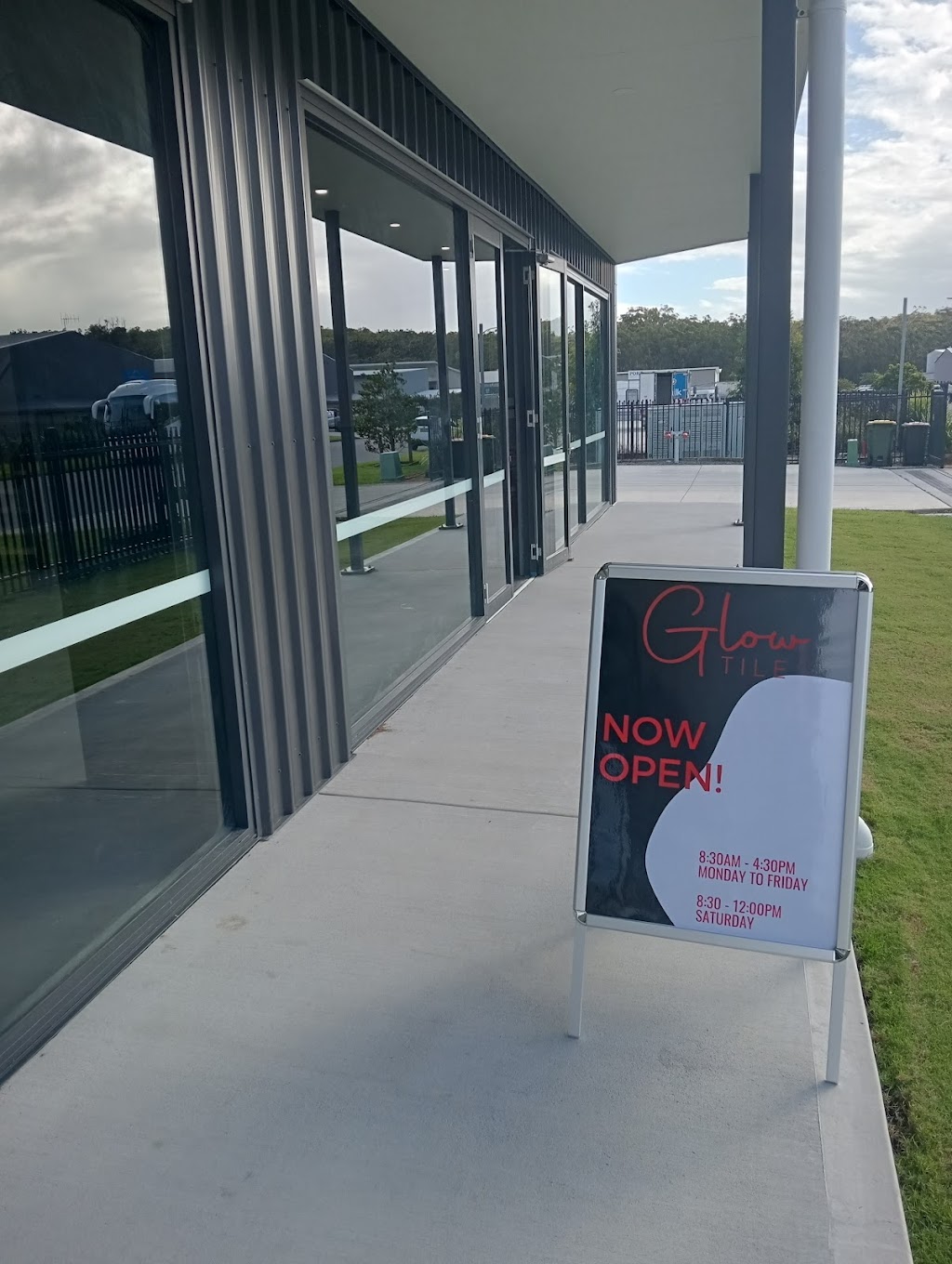 Glow Tile | 1/11 Orontes Cl, Sancrox NSW 2446, Australia | Phone: 0488 669 210