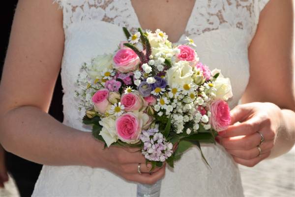 Flowerland Weddings | Shop 1 37 Pacific Hwy, Ourimbah NSW 2258, Australia | Phone: 0402 197 708