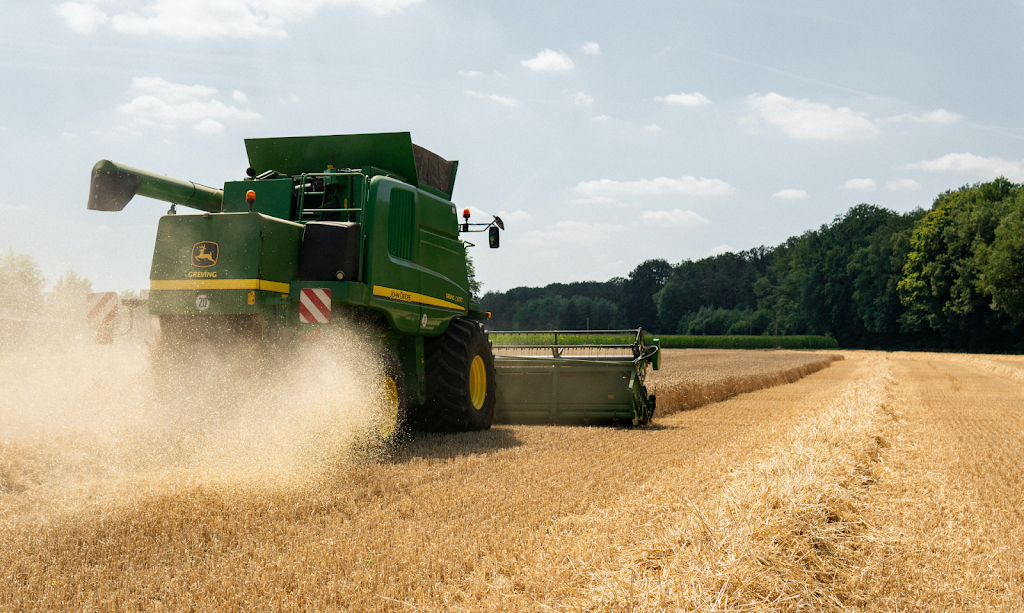 J B Contract Harvesting | 4923 Carrathool Rd, Carrathool NSW 2711, Australia | Phone: 0408 490 177