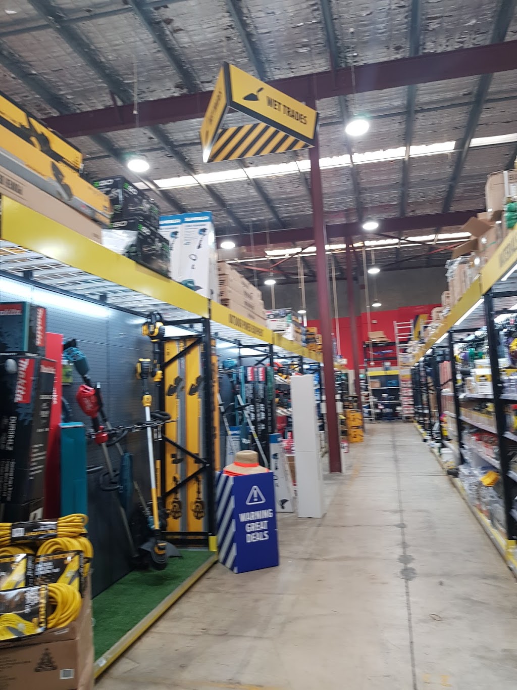 Total Tools Coopers Plains | hardware store | 719 Boundary Rd, Coopers Plains QLD 4108, Australia | 0737222000 OR +61 7 3722 2000